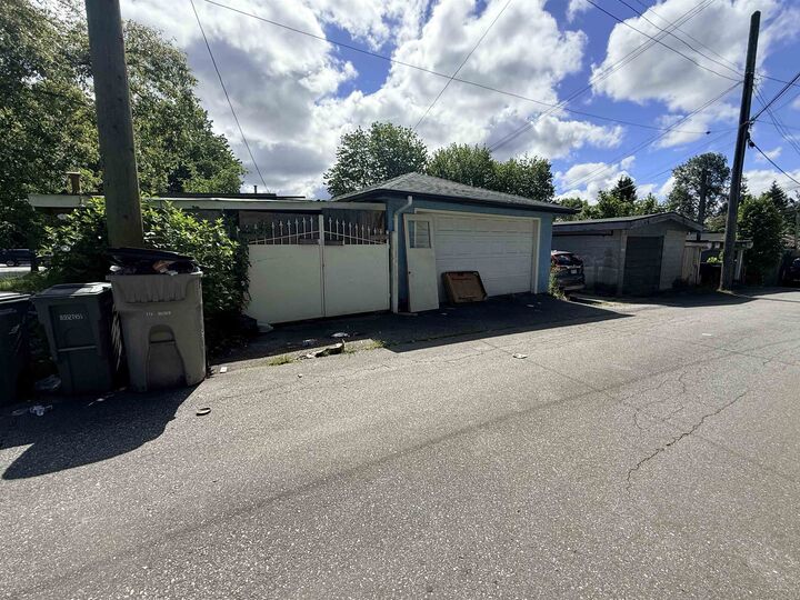 Property Photo:  2815 Nanaimo Street  BC V5N 5G2 