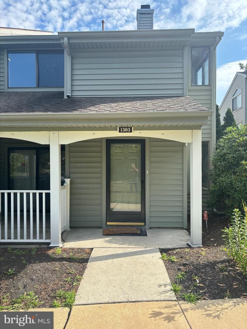 Property Photo: 1303 Roberts Way NJ 08043