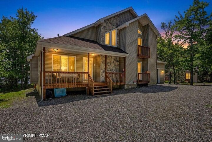 Property Photo:  211 Nadine Boulevard  PA 18346 