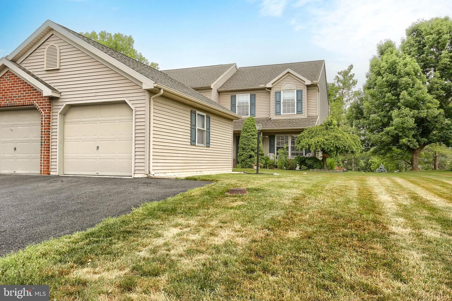 Property Photo:  144 Spruce Ct U-0004  PA 17003 
