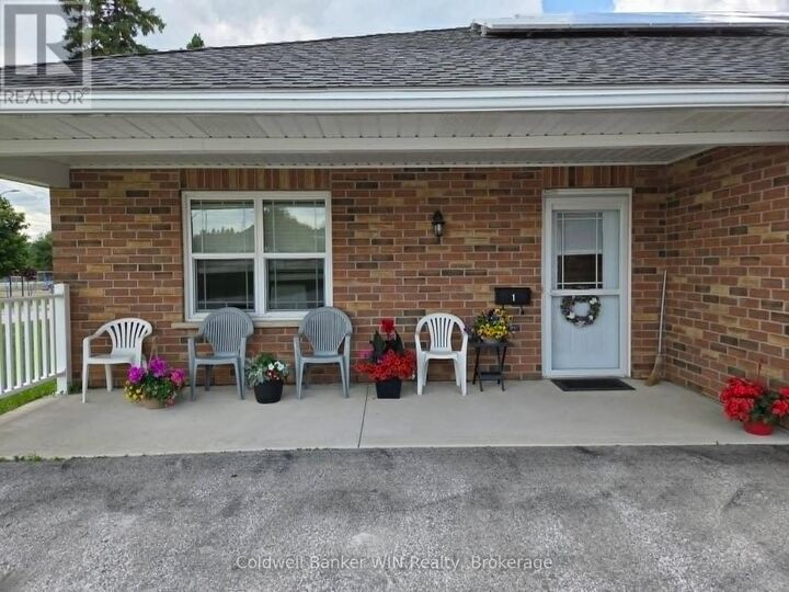 Property Photo:  444 Newfoundland Street 1  ON N0G 2L2 