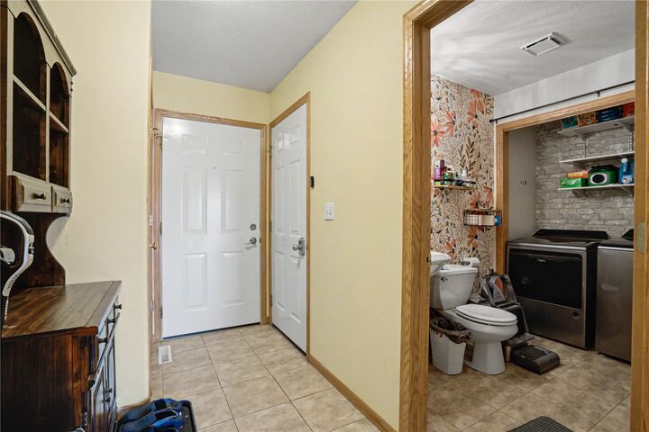 Property Photo: 3840 37th Avenue SW E IA 52404