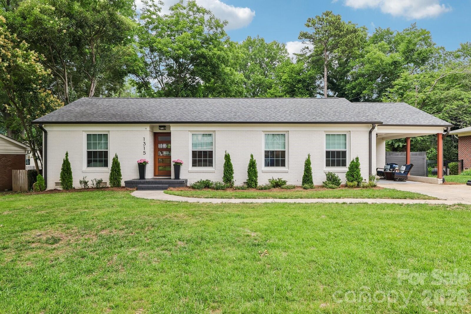 Property Photo:  1315 Holmes Drive  NC 28209 