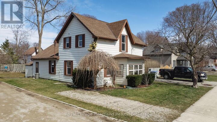 Property Photo:  43 Trafalgar Street  ON N7A 1T4 