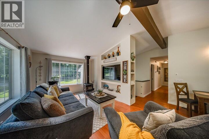 Property Photo: 210 & 206 Belmond Road BC V0G 1Z0