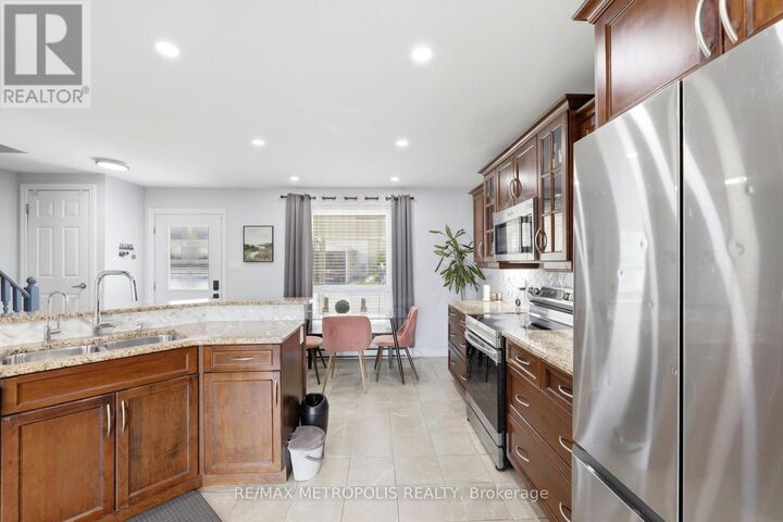 Property Photo: 801 Osgoode Drive 62 ON N6E 2G8