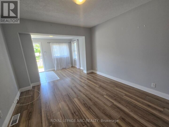 Property Photo: 271 Emerick Avenue Main ON L2A 2W4