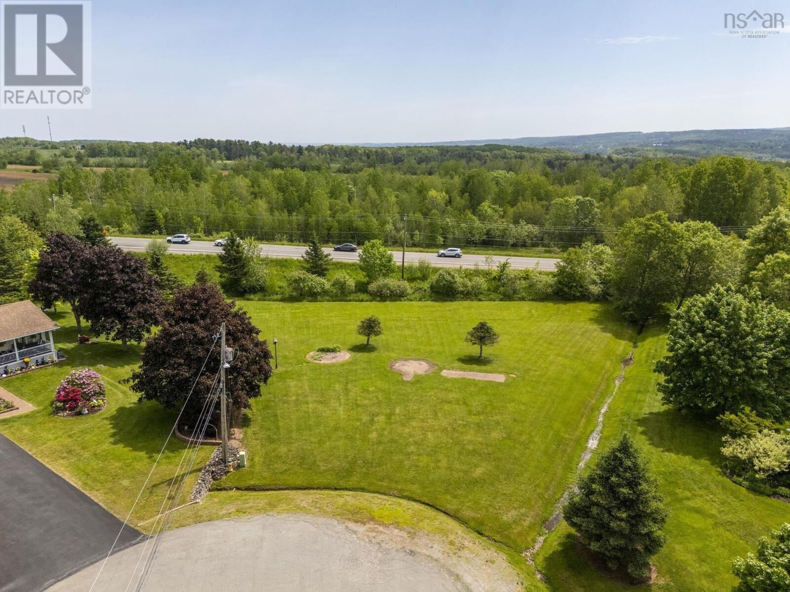 Property Photo:  865 Upland Court  NS B4N 5A8 