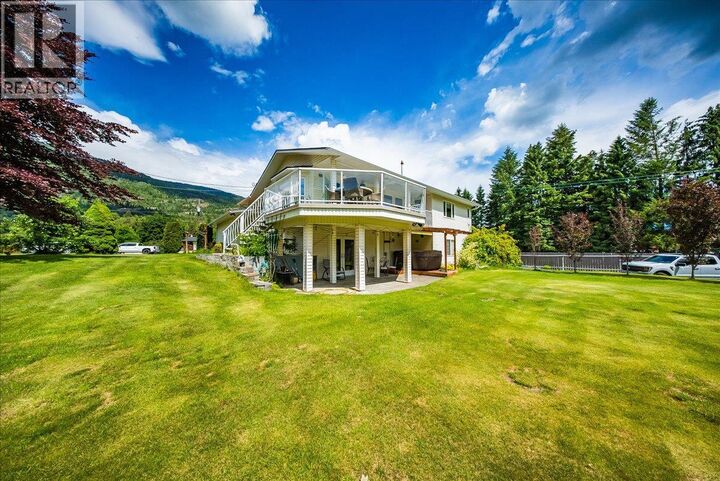 Property Photo:  412 14th Avenue  BC V0G 1G0 