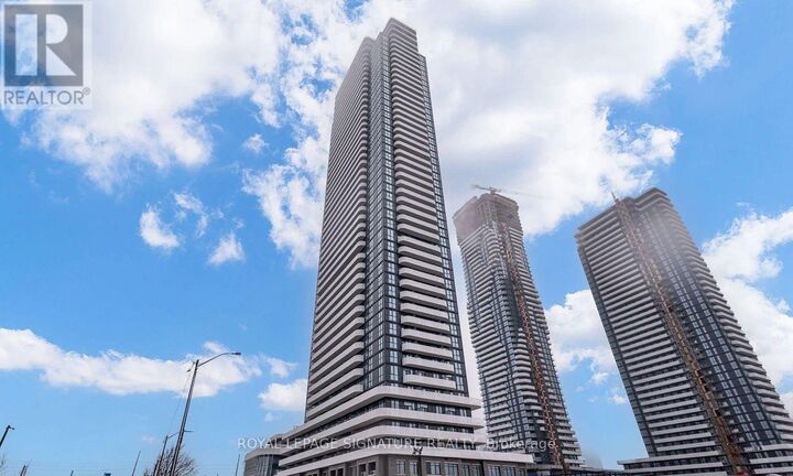 Property Photo:  195 Commerce Street  ON L4K 0P9 