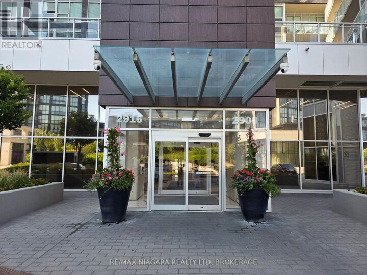 Property Photo:  2916 Highway 7 Road West 3503  ON L4K 0K6 