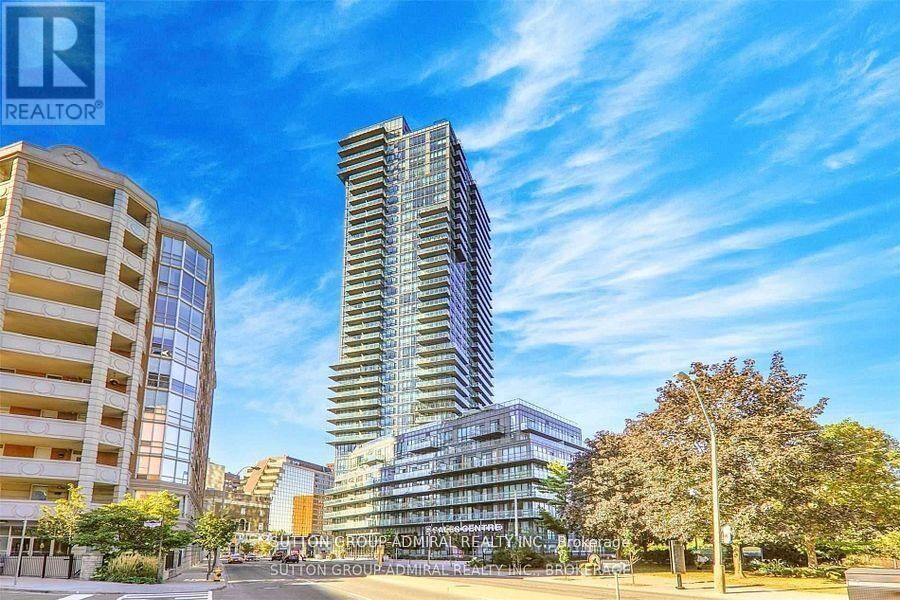 Property Photo:  825 Church Street 2105  ON M4W 3Z4 