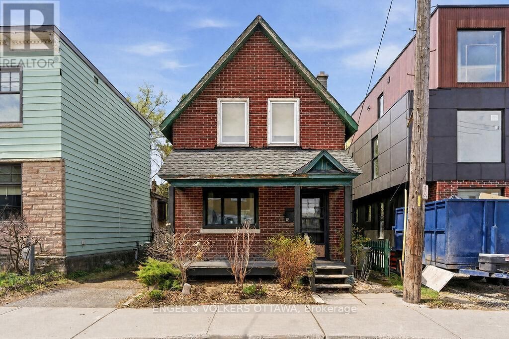 Property Photo:  86 Pinhey Street  ON K1Y 1T4 