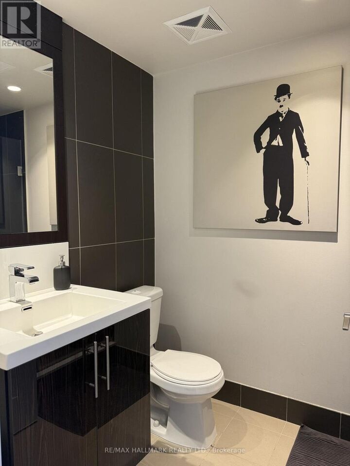 Property Photo: 5 Sheppard Avenue East 3918 ON M2N 0G4