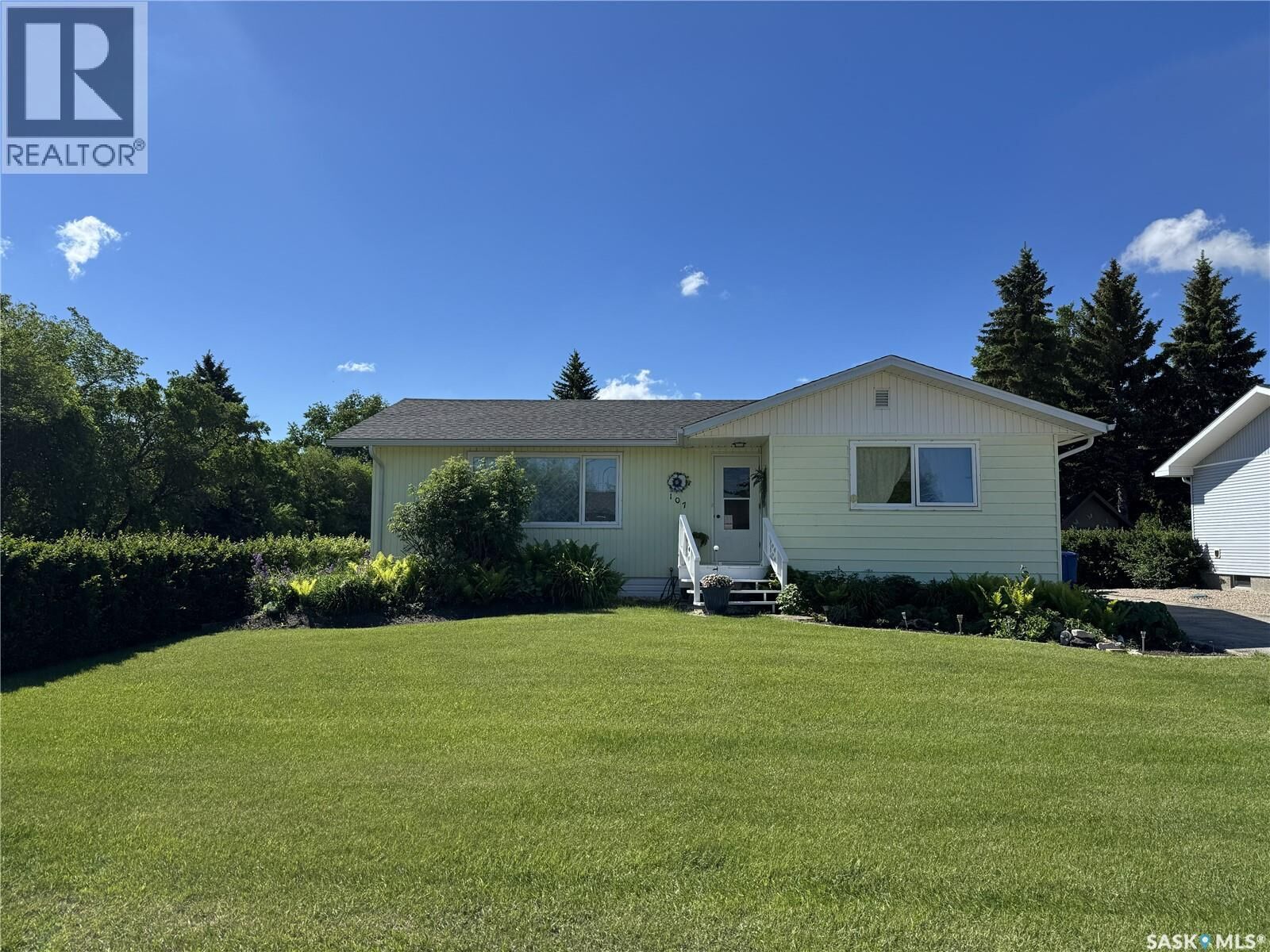 Property Photo:  107 Downey Street  SK S0G 4V0 