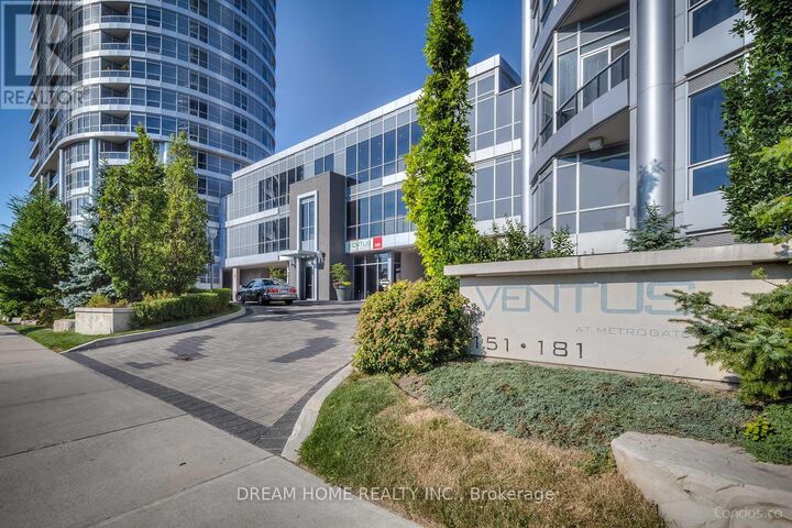 Property Photo: 151 Village Green Square 1910 ON M1S 0K5