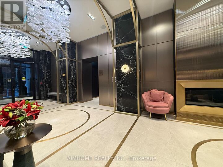 Property Photo:  771 Yonge Street 1706  ON M4W 0B8 