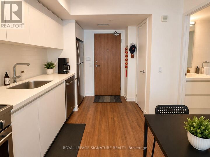 Property Photo:  85 Queens Wharf Road 310  ON M5V 0J9 