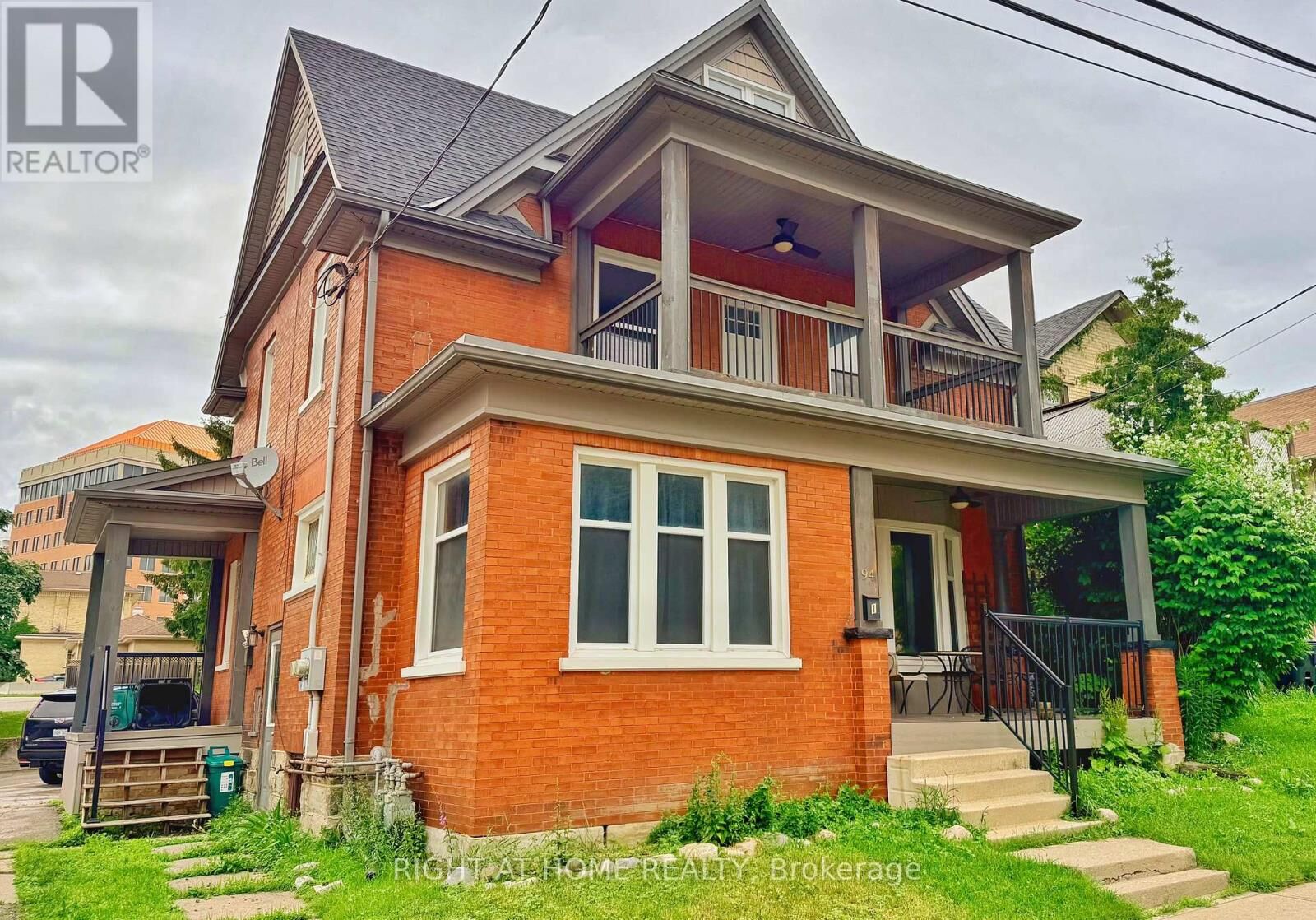 Property Photo:  2-94 Scott Street  ON N2H 2R5 