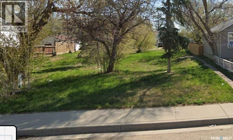 Property Photo:  841 Robinson Street  SK S4T 2M4 