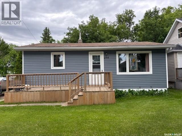 Property Photo:  234 3rd Avenue W  SK S0A 0L0 