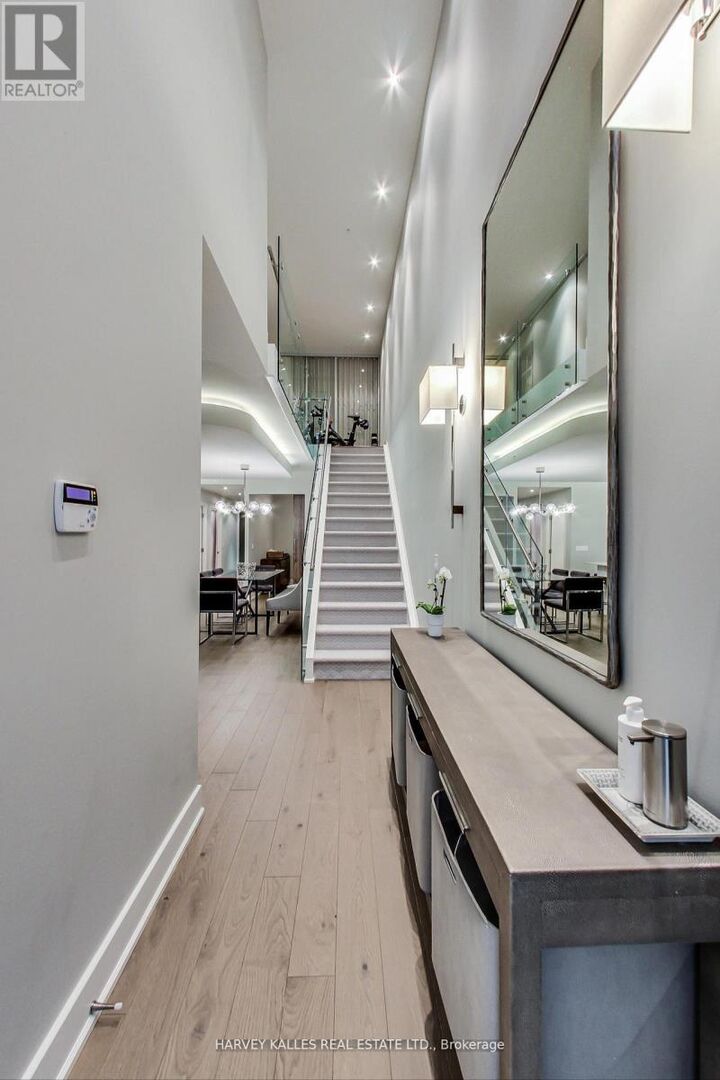 Property Photo: 30 Nelson Street Th24 ON M5V 0H5