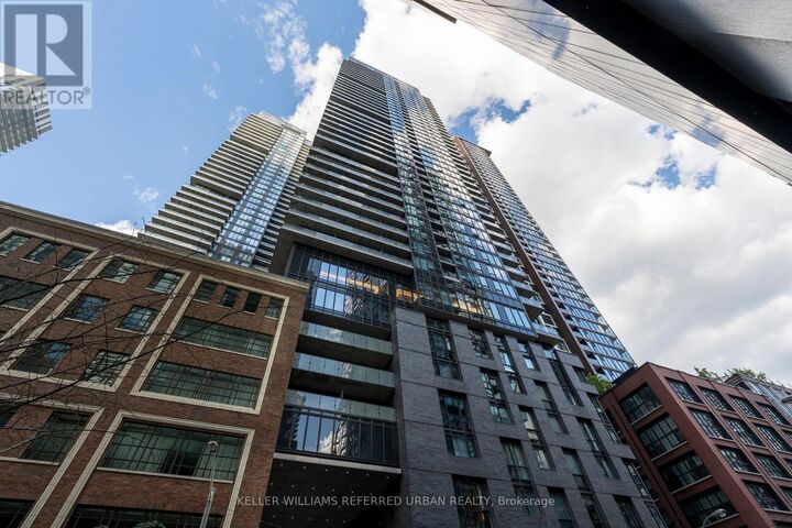 Property Photo:  125 Blue Jays Way 4707  ON M5V 0N5 