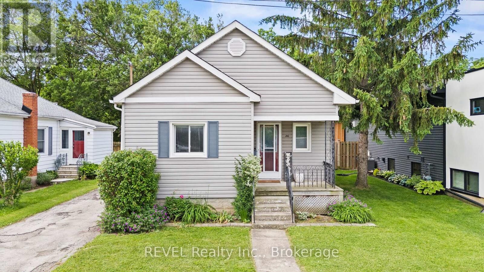 Property Photo:  20 Monck Street  ON L2S 1L6 