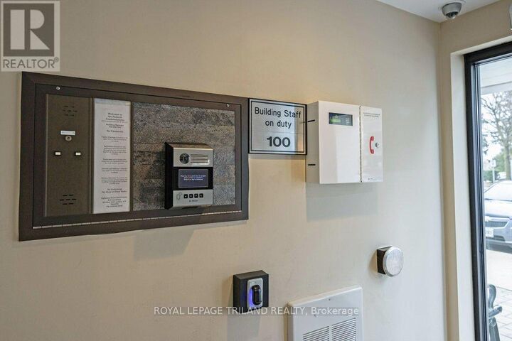Property Photo:  333 Commissioners Road West 105  ON N6J 4X7 