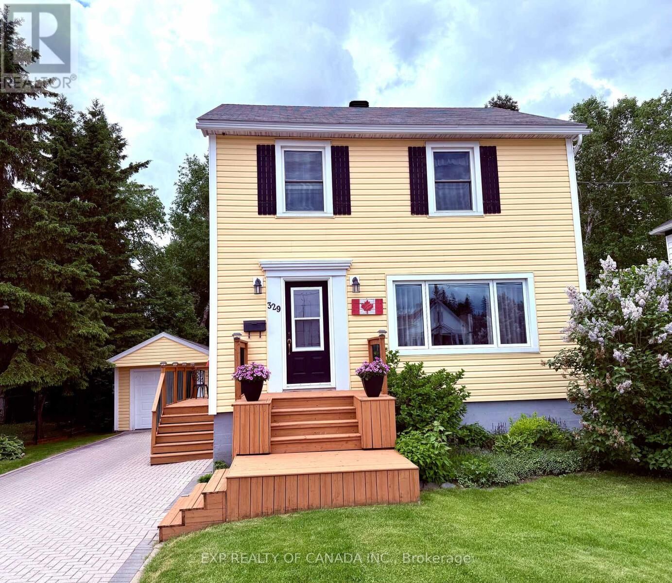 Property Photo:  329 Tamarack Street  ON P4N 6R3 