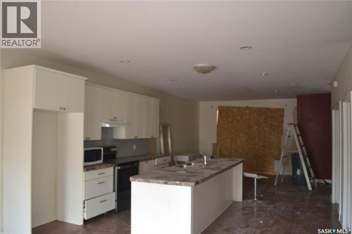 Property Photo:  417 S Avenue S  SK S7M 3A3 