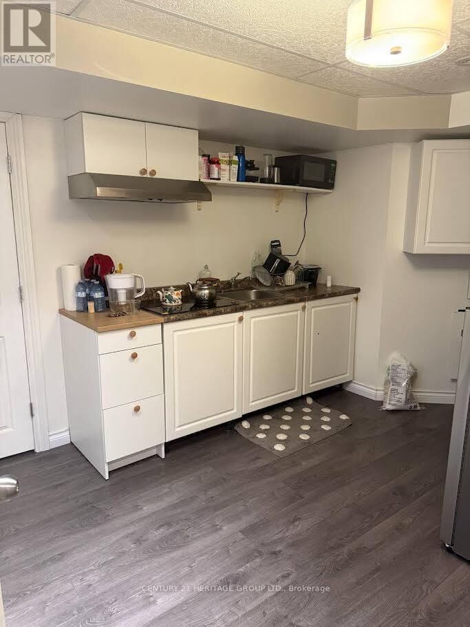 Property Photo:  458 Hewitt Circle Bsmt  ON L3X 2M1 