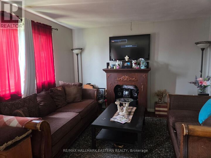 Property Photo:  618 Donegal Street  ON K9H 4M5 