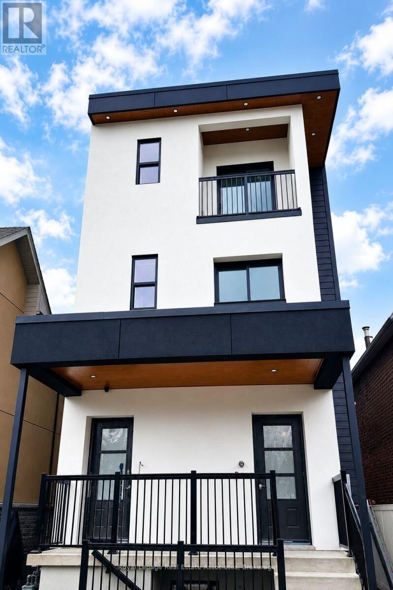 Property Photo: 17 White Avenue 4 ON M6N 1S7