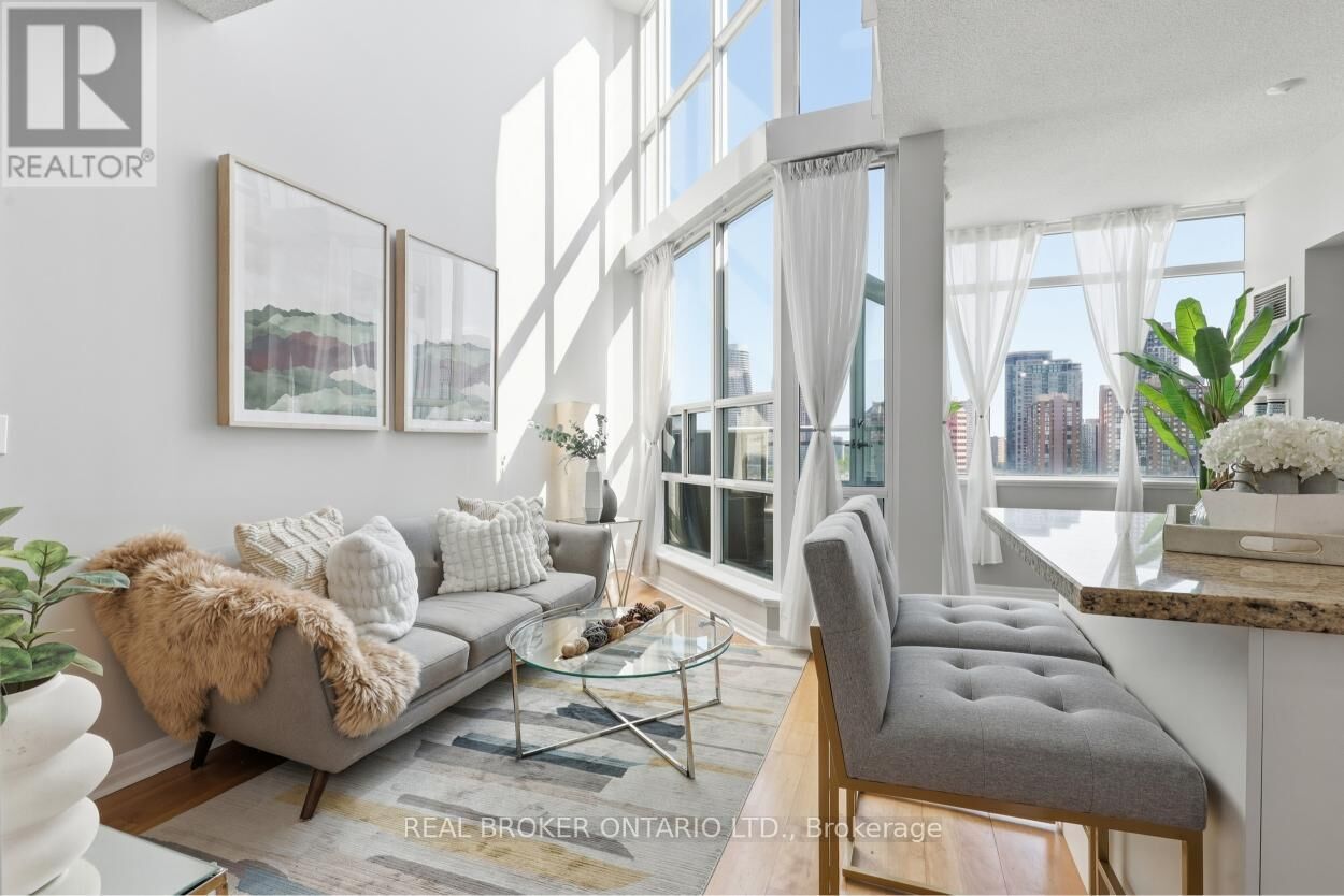 Property Photo:  220 Burnhamthorpe Road West 903  ON L5B 4N4 