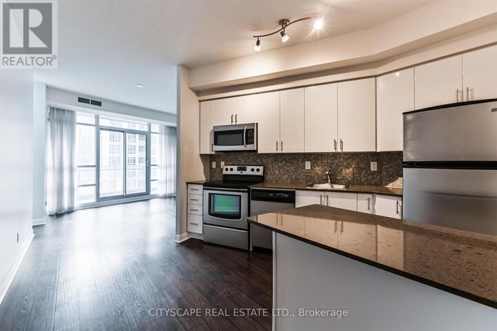 Property Photo:  15 Bruyeres Mews 411  ON L6W 1T8 