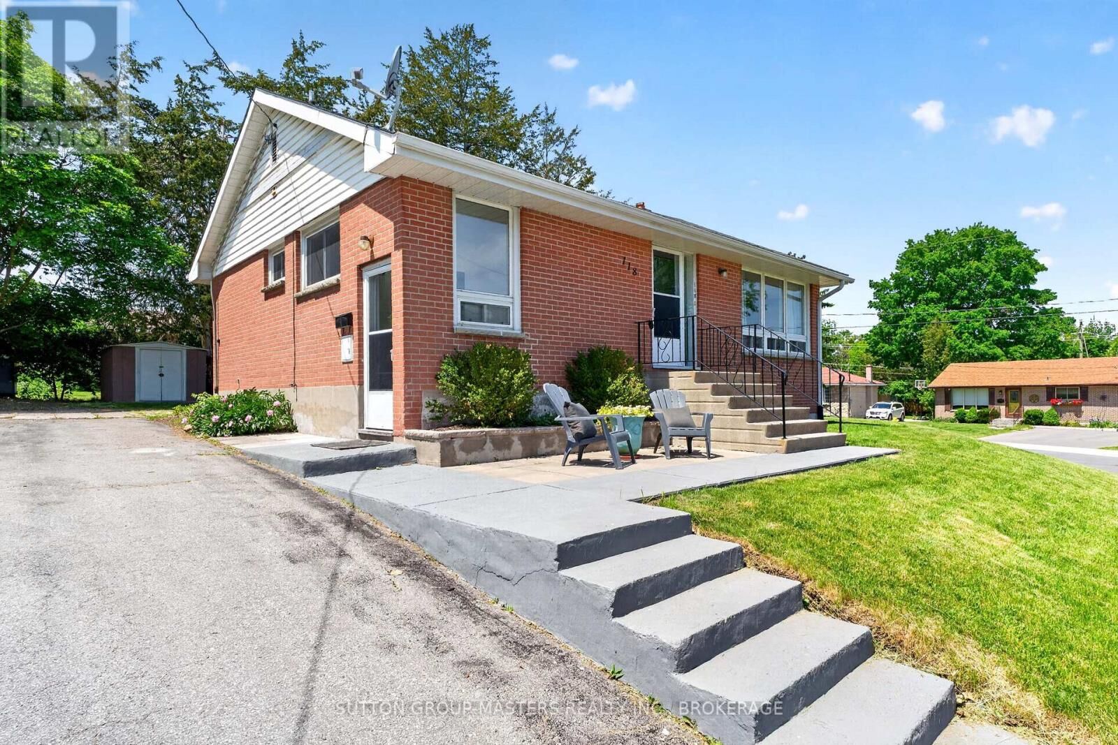 Property Photo:  118 Orchard Drive  ON K8P 2K9 