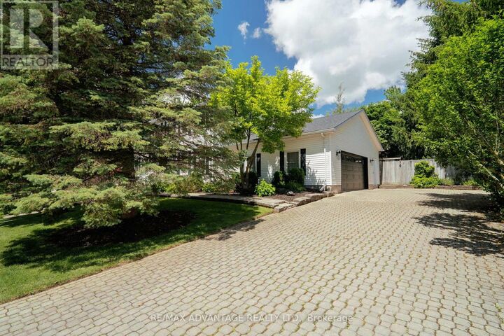 Property Photo: 38 Dissing Crescent ON N6H 5M3