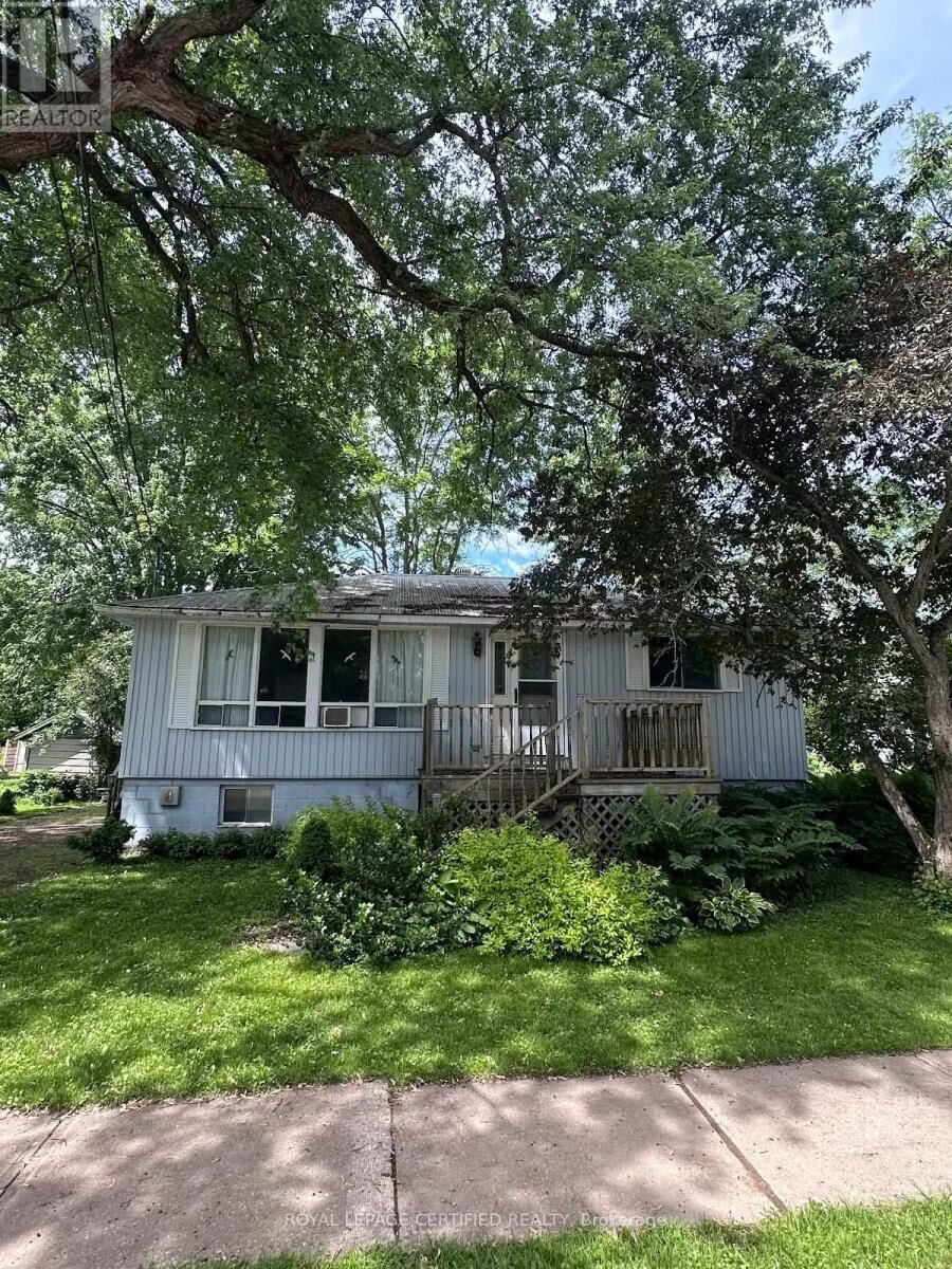 Property Photo:  8 Bush Street  ON L0K 1E0 