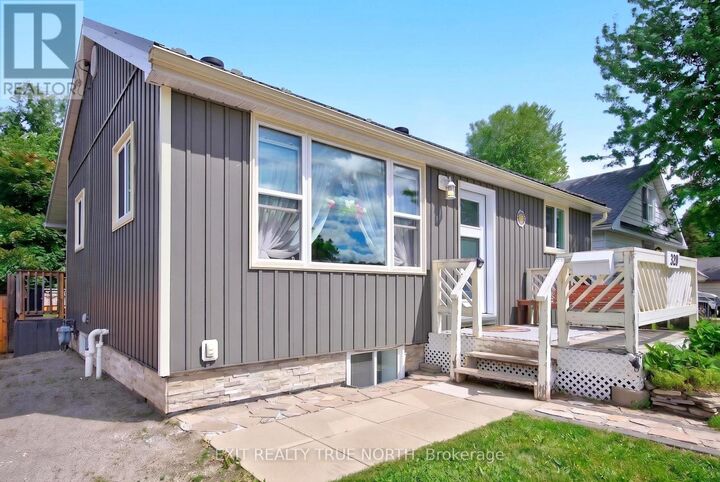 Property Photo:  320 Yonge Street  ON L4R 2B3 