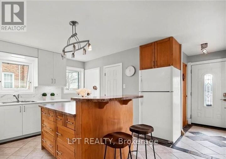 Property Photo:  20 Gregory Street  ON L6Y 1G1 