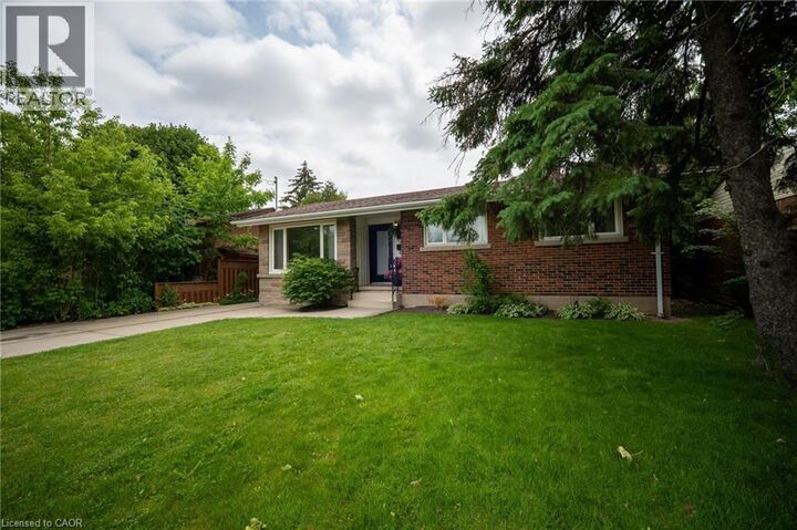 Property Photo: 9 Kingslea Drive ON L8T 3Z8