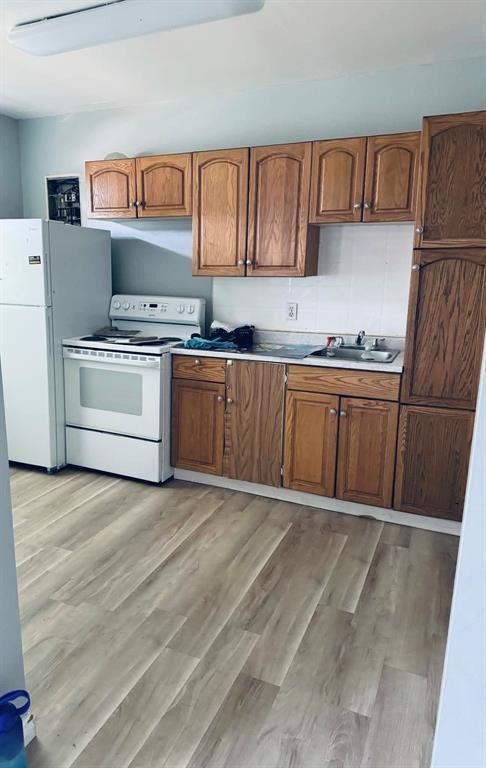 Property Photo: 639 Manitoba Avenue MB R2W 2H1