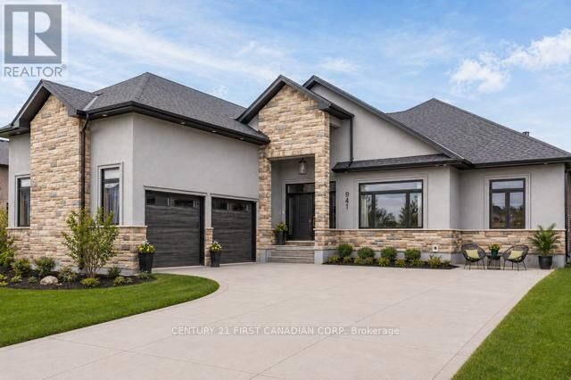 Property Photo: 941 Longworth Road ON N6K 0C9