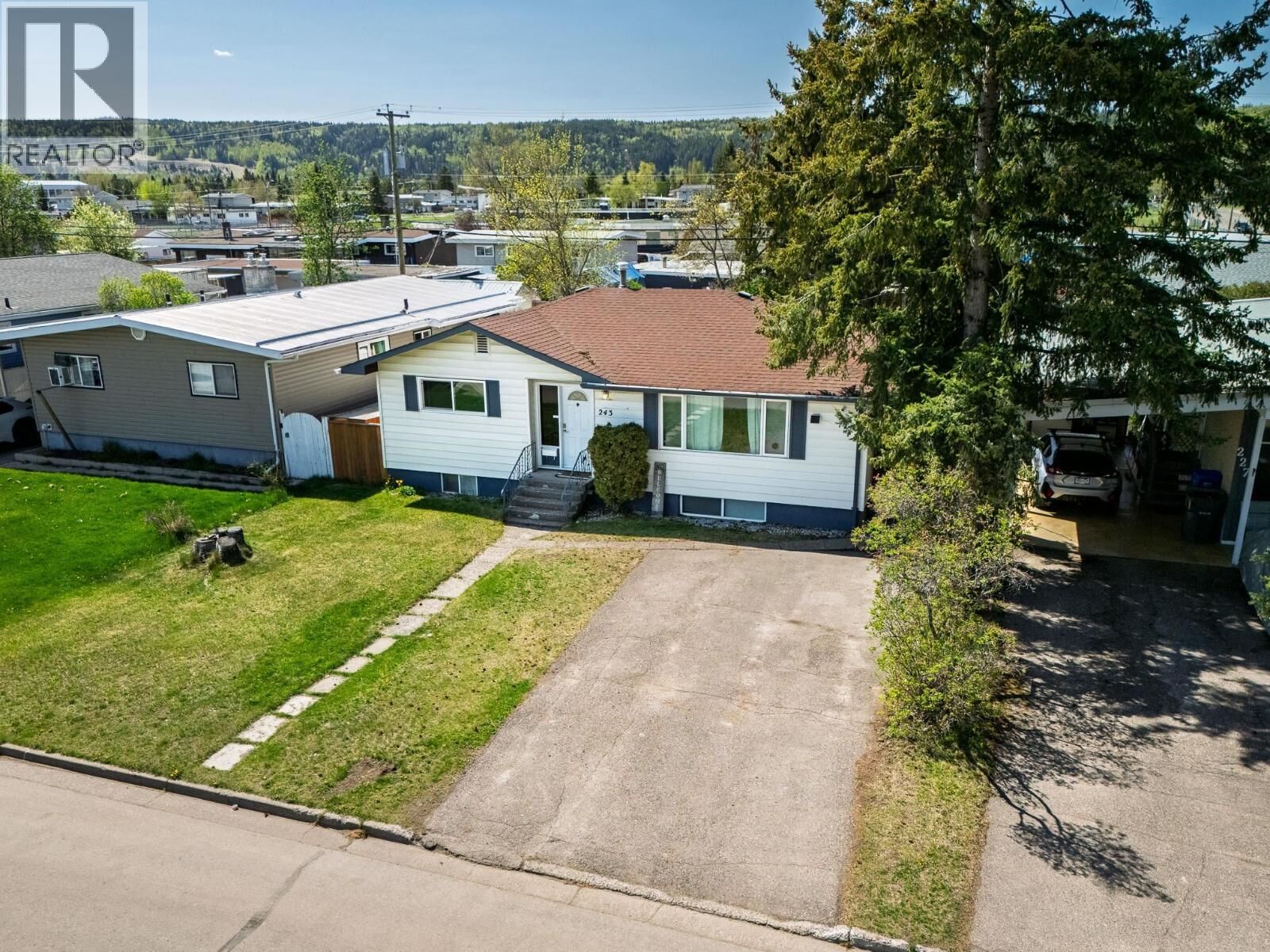Property Photo: 243 Nicholson Street BC V2M 3L8