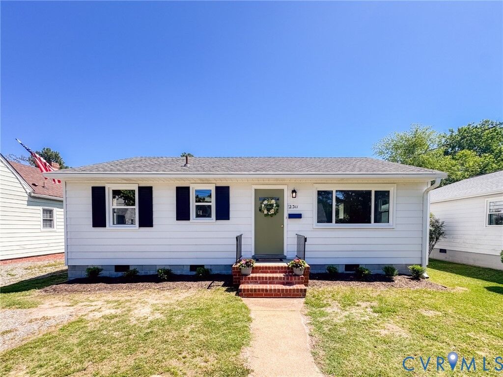 Property Photo: 2311 Maplewood Road VA 23228