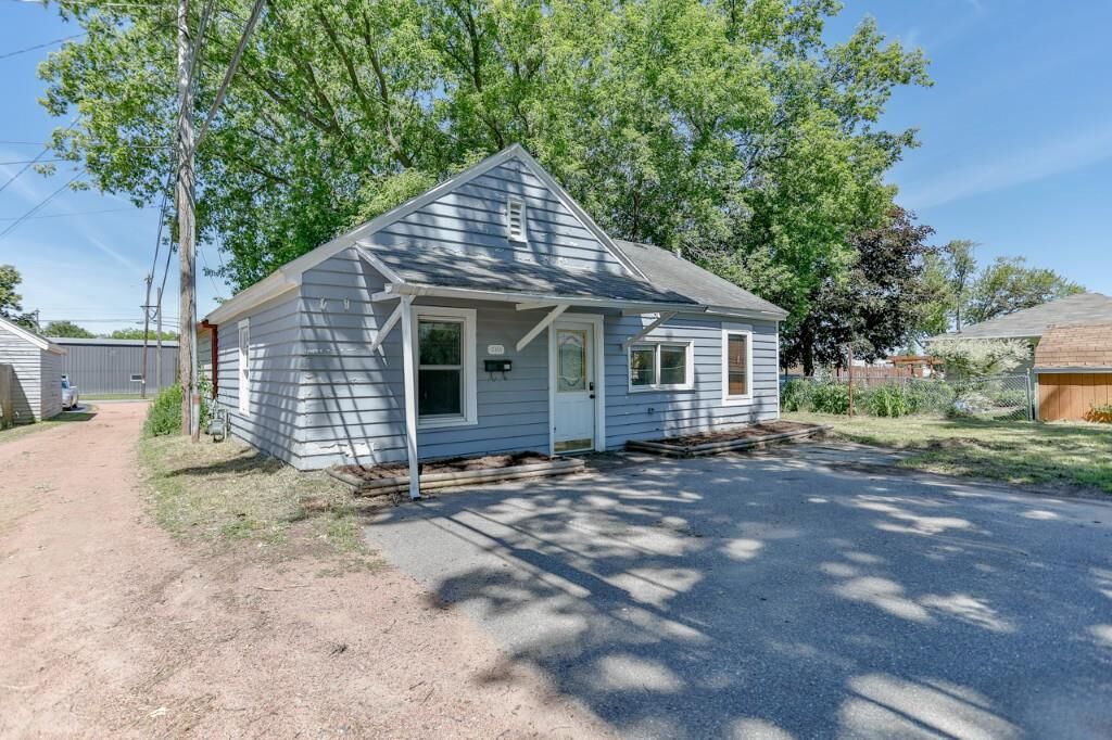 Property Photo: 511 S Bellis Street Unit B WI 54403