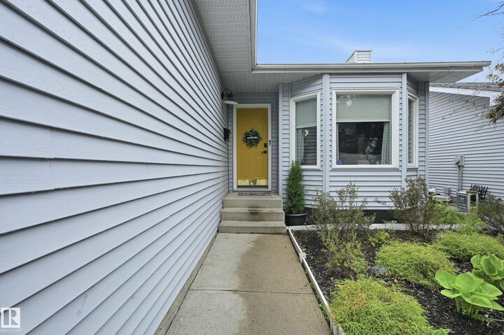 Property Photo: 62 Alderwood Boulevard AB T8N 3Z6