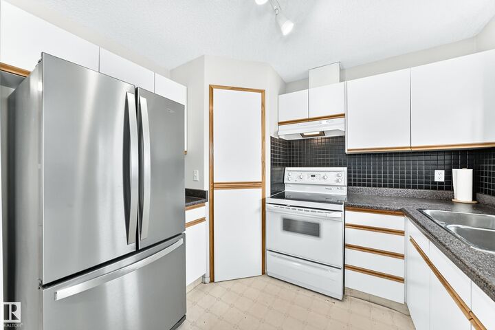 Property Photo: 15826 67B Street NW AB T5Z 3A8