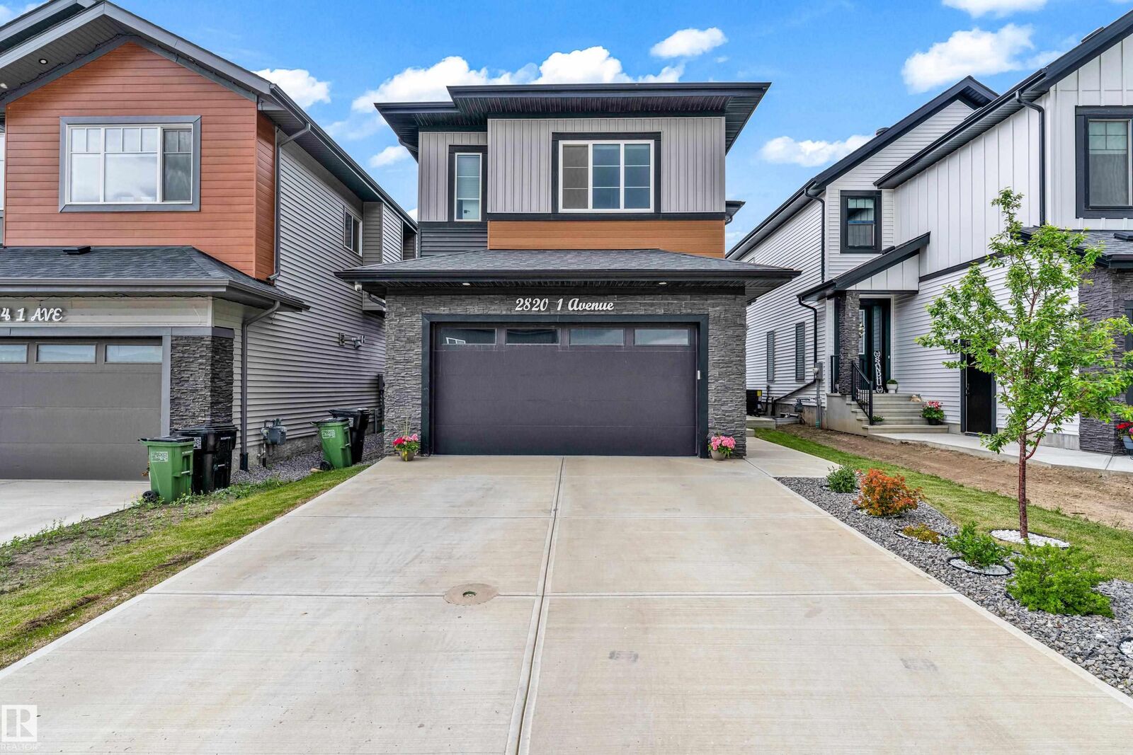 Property Photo:  2820 1 Avenue SW  AB T6X 3E2 